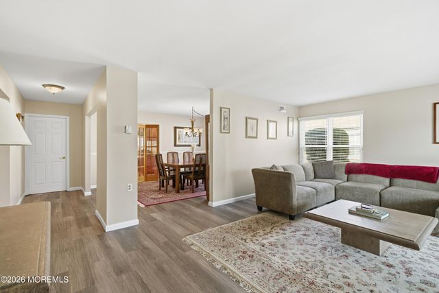8 Marlow Avenue, Manchester, NJ 08759
