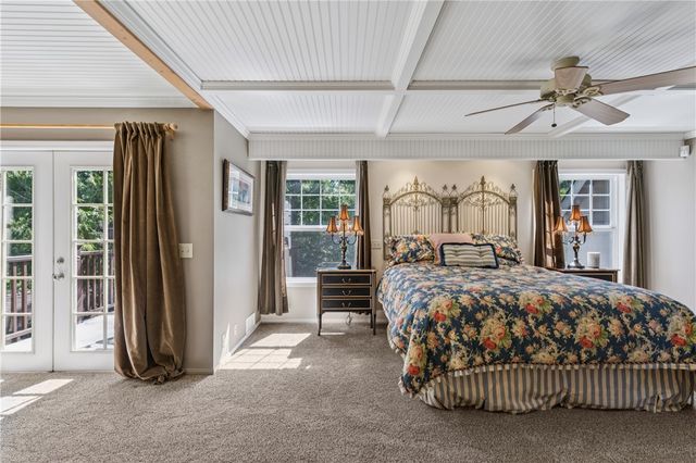 234 Crest Circle, Lake Arrowhead, CA 92352