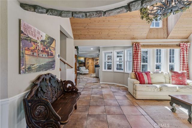 234 Crest Circle, Lake Arrowhead, CA 92352