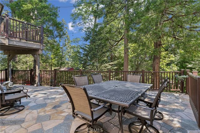234 Crest Circle, Lake Arrowhead, CA 92352