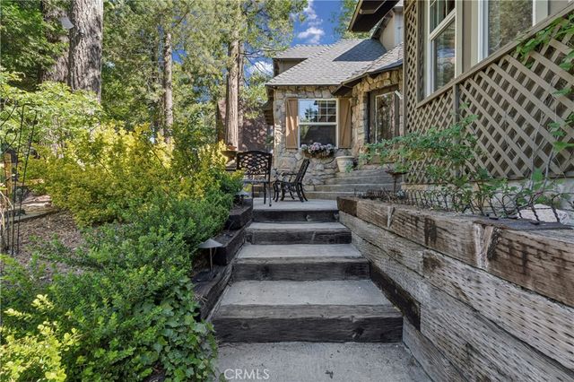 234 Crest Circle, Lake Arrowhead, CA 92352