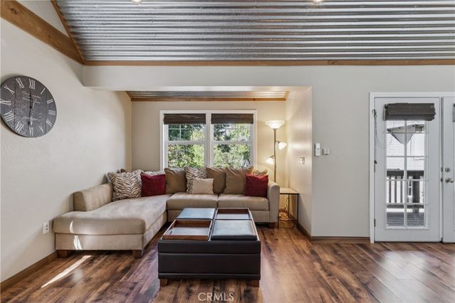 234 Crest Circle, Lake Arrowhead, CA 92352