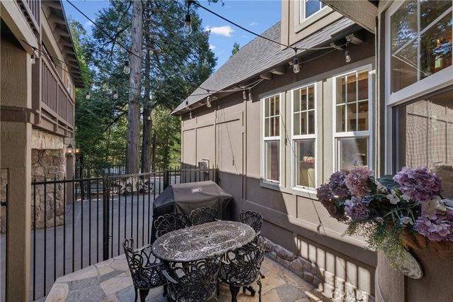 234 Crest Circle, Lake Arrowhead, CA 92352