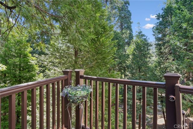 234 Crest Circle, Lake Arrowhead, CA 92352
