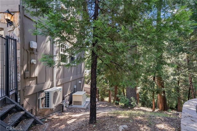 234 Crest Circle, Lake Arrowhead, CA 92352