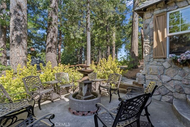 234 Crest Circle, Lake Arrowhead, CA 92352