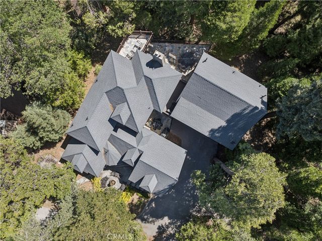 234 Crest Circle, Lake Arrowhead, CA 92352