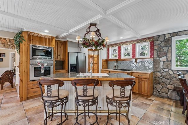 234 Crest Circle, Lake Arrowhead, CA 92352