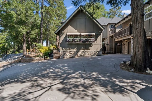234 Crest Circle, Lake Arrowhead, CA 92352