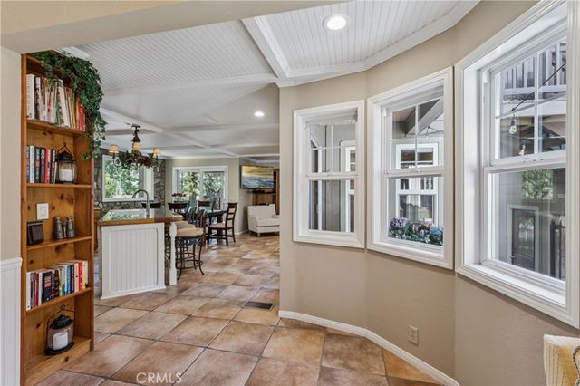 234 Crest Circle, Lake Arrowhead, CA 92352