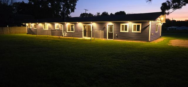 8446 Vinton Avenue NW, Sparta, MI 49345