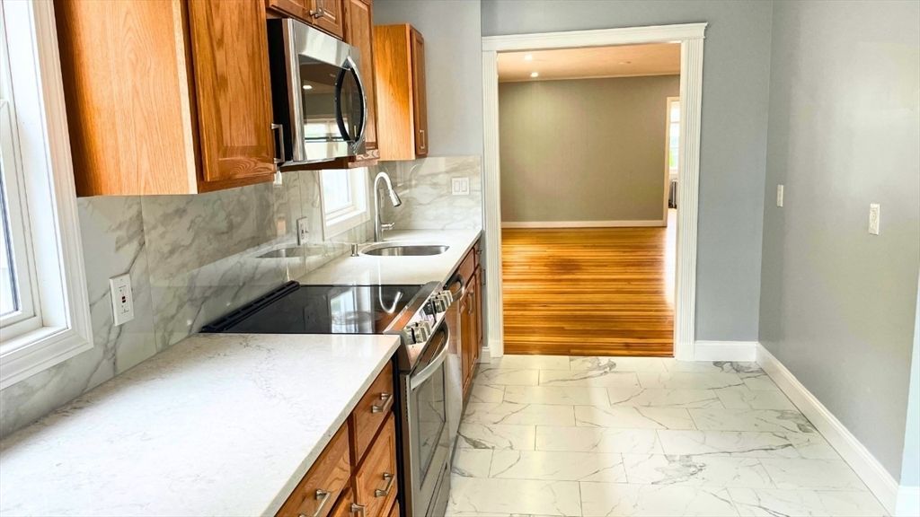 25 Hazel St 1, Salem, MA 01970