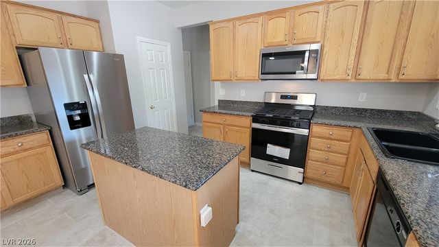 3305 Green Ice Avenue, North Las Vegas, NV 89081