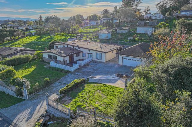 17945 Pesante Road, Salinas, CA 93907