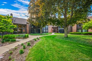 710 Saint Andrews Lane 20, Crystal Lake, IL 60014