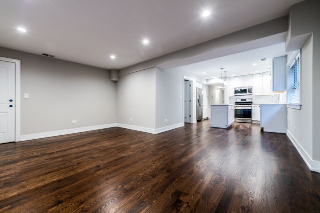 3822 N Kenneth Avenue 1, Chicago, IL 60641