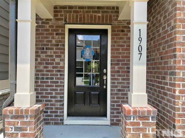 1907 Blue Jay Point, Apex, NC 27502