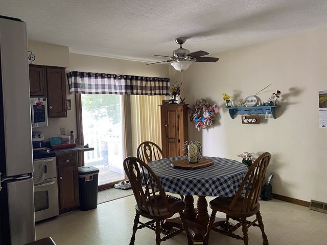 2352-54 Hillandale Road, Davenport, IA 52804