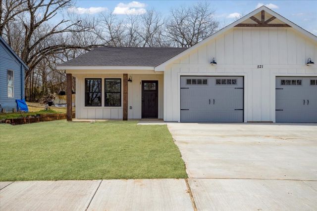 521 Gates Street A&B, Bonham, TX 75418