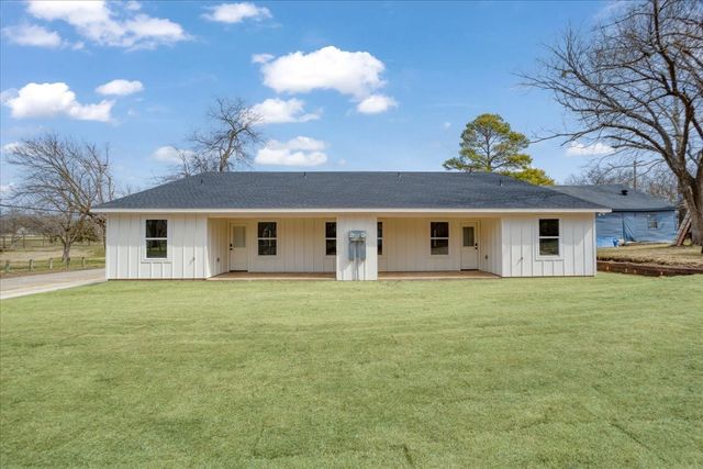 521 Gates Street A&B, Bonham, TX 75418