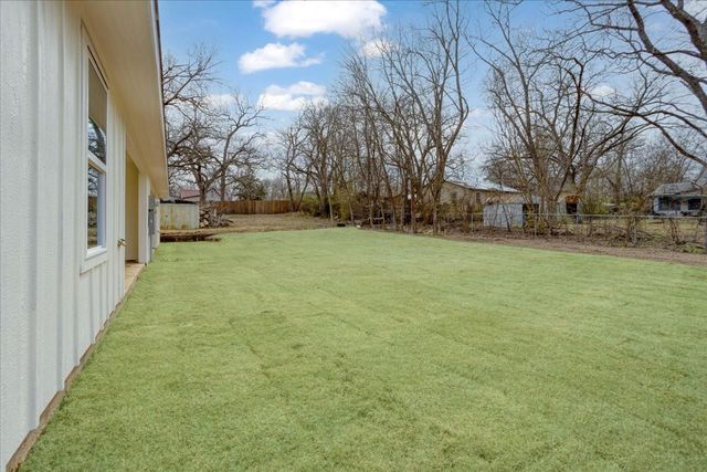 521 Gates Street A&B, Bonham, TX 75418
