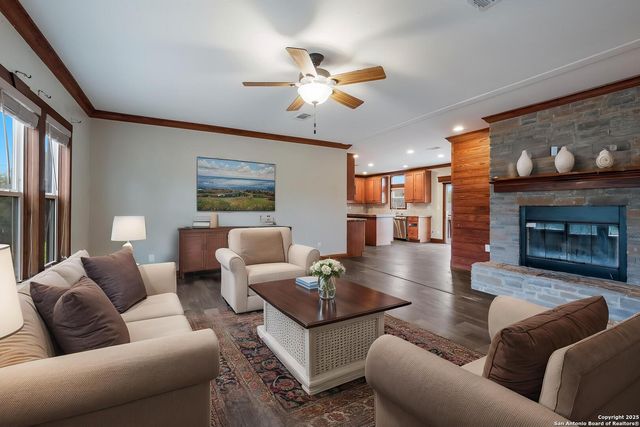 384 Adcock, Poteet, TX 78065