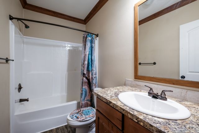 384 Adcock, Poteet, TX 78065