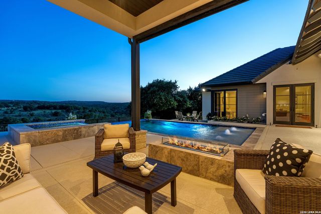 121 Greystone Pt, Boerne, TX 78006