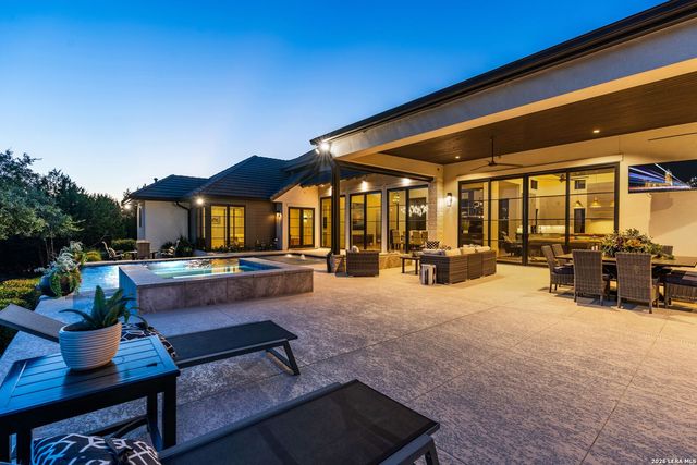 121 Greystone Pt, Boerne, TX 78006