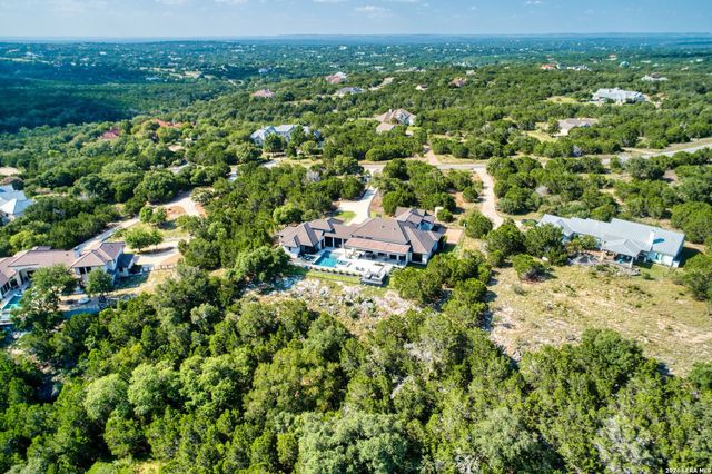 121 Greystone Pt, Boerne, TX 78006