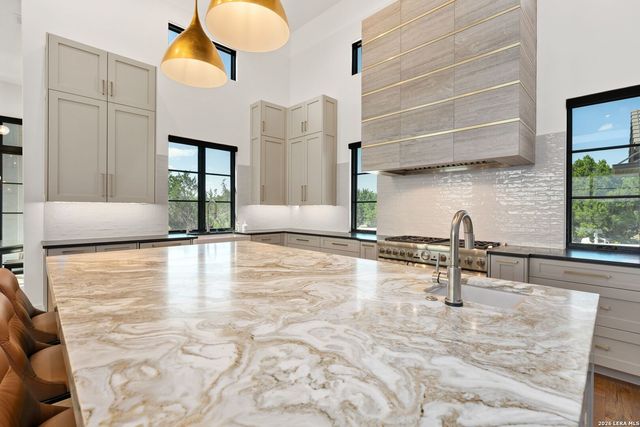 121 Greystone Pt, Boerne, TX 78006