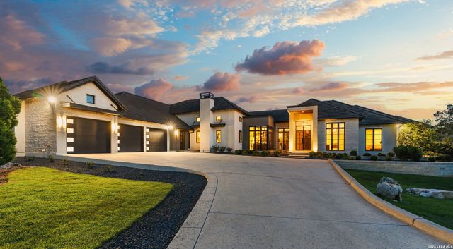 121 Greystone Pt, Boerne, TX 78006
