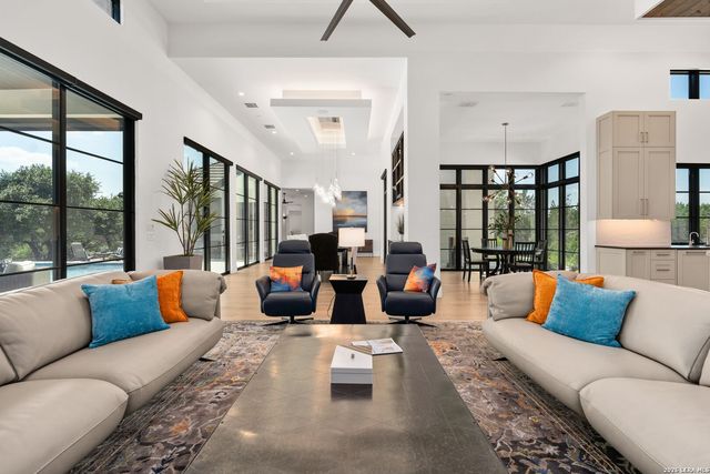 121 Greystone Pt, Boerne, TX 78006