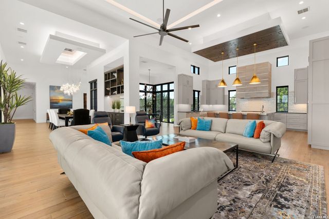 121 Greystone Pt, Boerne, TX 78006