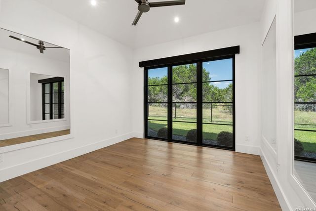 121 Greystone Pt, Boerne, TX 78006