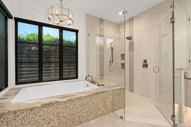 121 Greystone Pt, Boerne, TX 78006