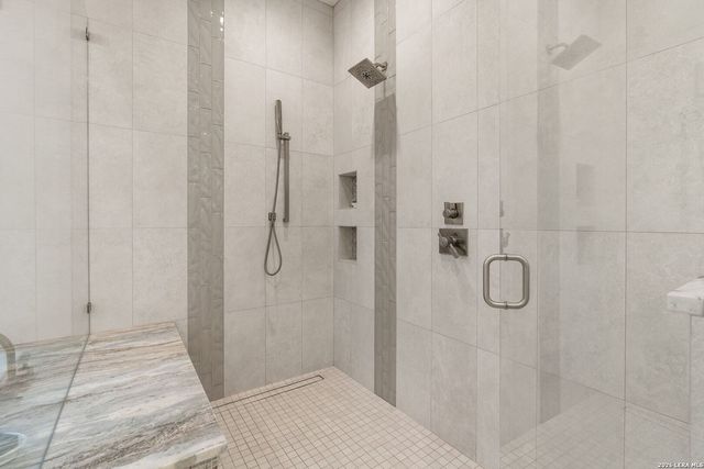 121 Greystone Pt, Boerne, TX 78006