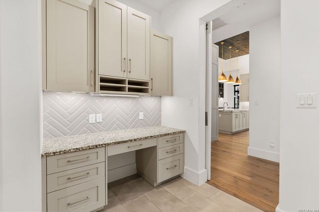 121 Greystone Pt, Boerne, TX 78006