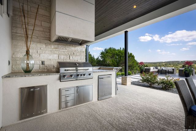 121 Greystone Pt, Boerne, TX 78006