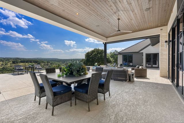121 Greystone Pt, Boerne, TX 78006