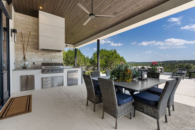 121 Greystone Pt, Boerne, TX 78006