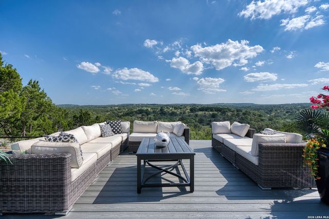 121 Greystone Pt, Boerne, TX 78006
