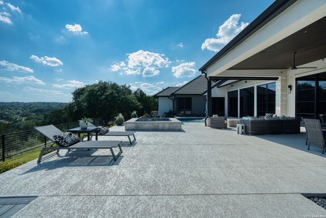 121 Greystone Pt, Boerne, TX 78006