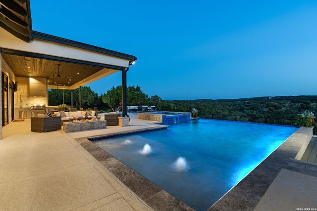 121 Greystone Pt, Boerne, TX 78006