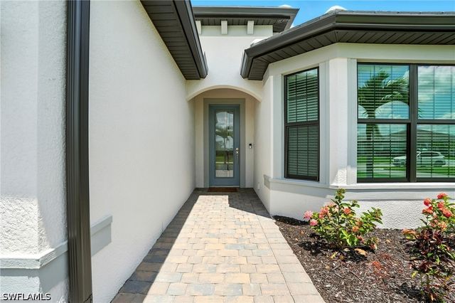 18282 Parksville DR, Estero, FL 33928