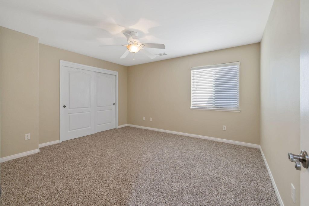 Image 29 of property listing at 11305 Andretti Avenue, Bakersfield, CA 93312