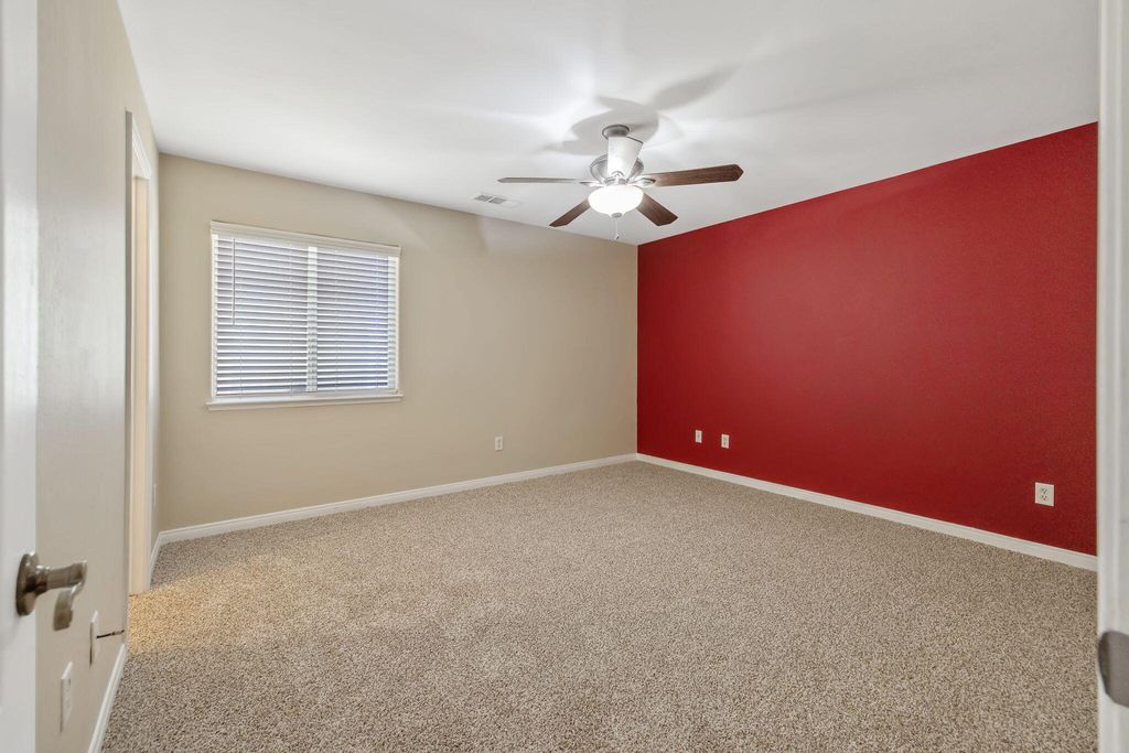 Image 31 of property listing at 11305 Andretti Avenue, Bakersfield, CA 93312