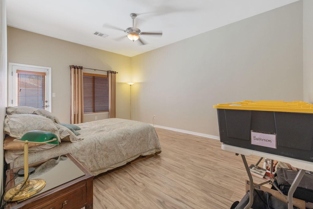 Image 34 of property listing at 11305 Andretti Avenue, Bakersfield, CA 93312