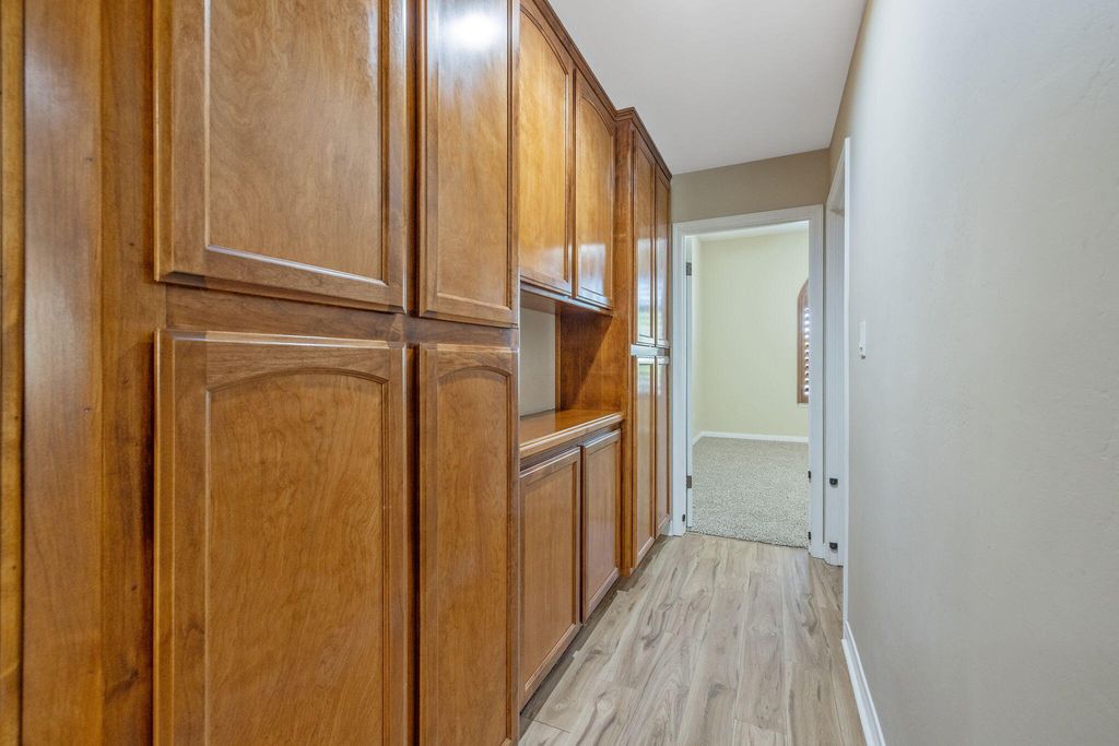 Image 36 of property listing at 11305 Andretti Avenue, Bakersfield, CA 93312