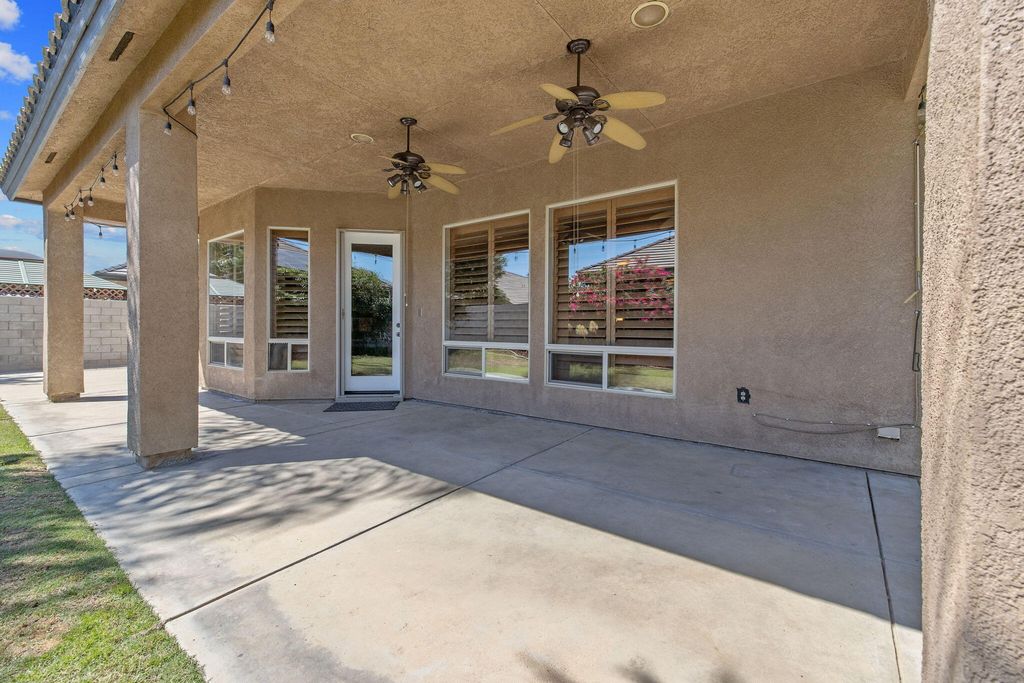 Image 41 of property listing at 11305 Andretti Avenue, Bakersfield, CA 93312